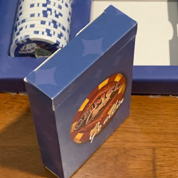 Camel Casino Set with Deck of Cards and 25 Poker Chips - Picture 7 of 11